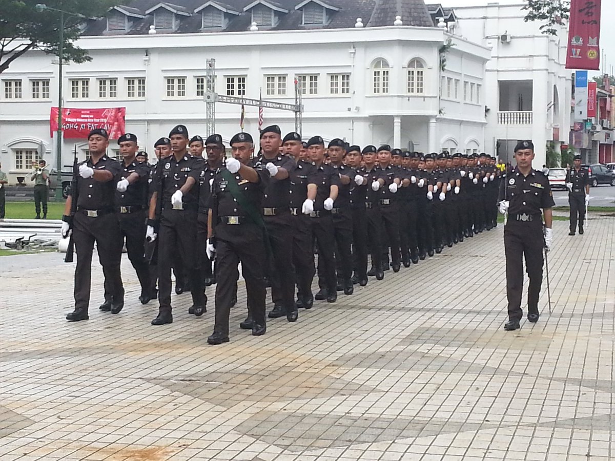 adinan1990's tweet photo. Reasal sambutan Hari Penjara di Padang  Merdeka  Sarawak @KPPenjara @alnassif @ariffinmahkota https://t.co/0OV02ntt3C