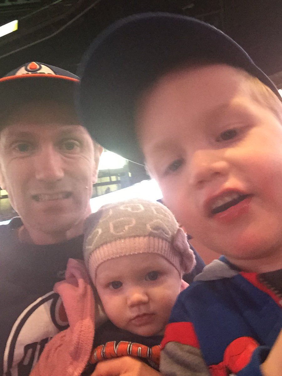 joefilson's tweet photo. A couple of first timers watching their first @EdmontonOilers game tonight! https://t.co/swbAjwebGm