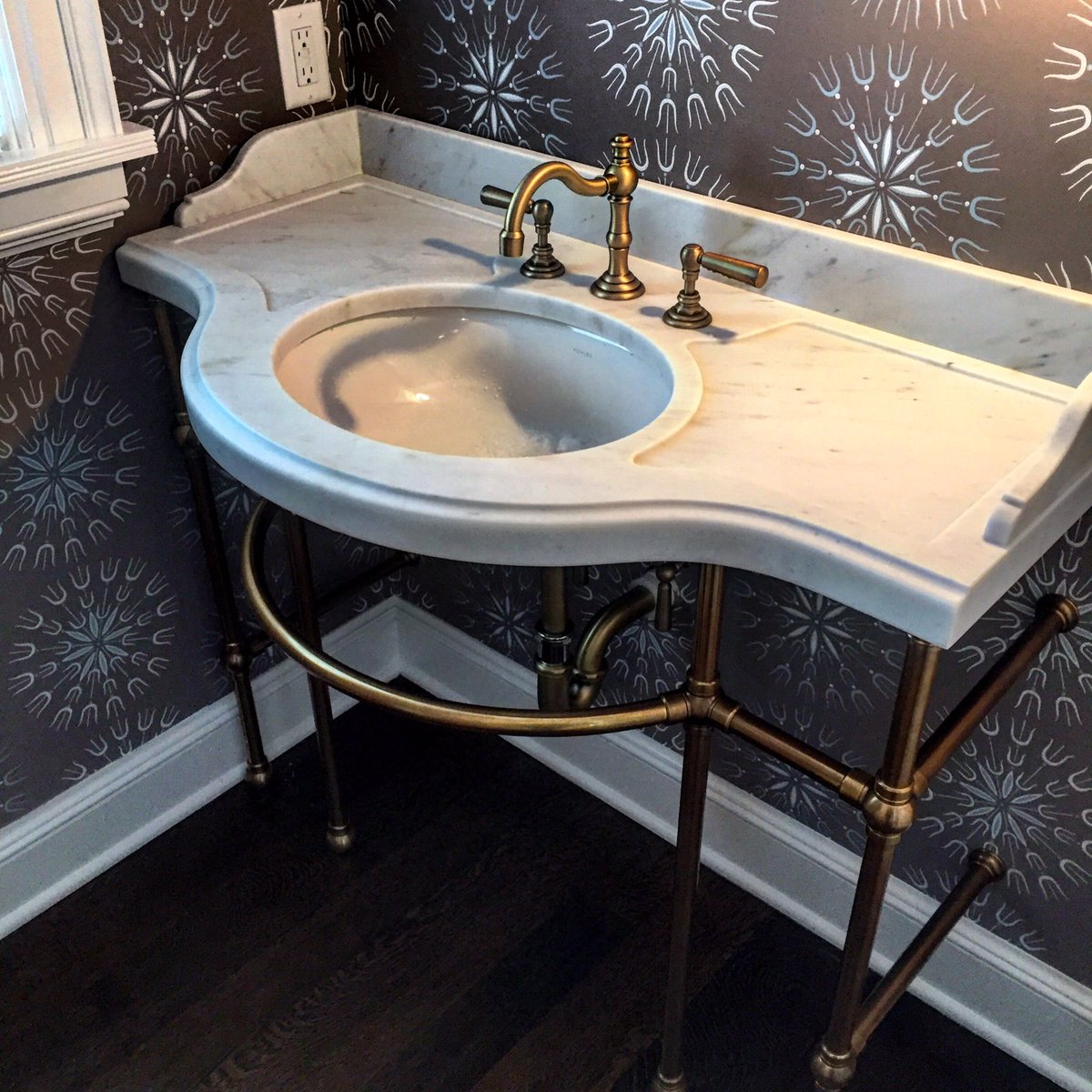 pbstoneworks's tweet photo. #pbstoneworks custom 2" Valley Gold vanity top, #pbsw https://t.co/p32TJGMjEq