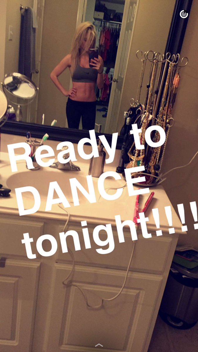 morgan_alanaTXN's tweet photo. #HTCTryOuts2016 ready to DANCE! #countyourmacros https://t.co/pHJPLLIbBG