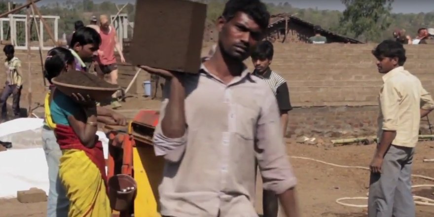 jamnyaproject's tweet photo. We're heading back to Jamnya in 2016. Here's a recap on the housing project: https://t.co/WylfxaN73u https://t.co/zilehjfAwr