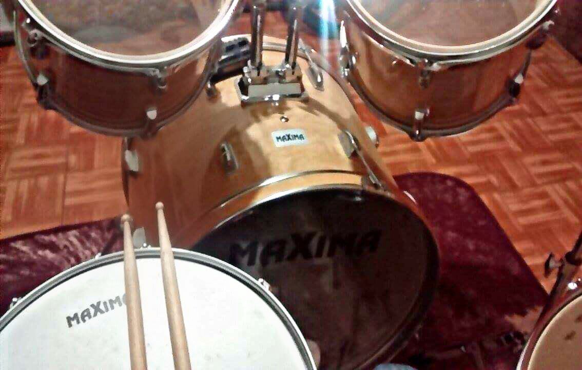 Dav_Arce's tweet photo. La más hermosa, es mía! 💪👌
😎 #Practicando #Drum #UTDDN https://t.co/uMbVSXYIKF
