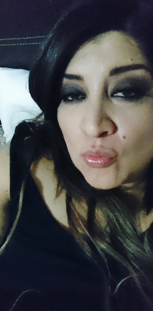 SoyLauraRivas's tweet photo. Buenas noches... Mañana le seguimos toca rosa y dormir bien rico!!! Piyama de 💞✅ cobijita #Cachanda✅ #AguaEpenche✅💤💤 https://t.co/KtFt47cEcV
