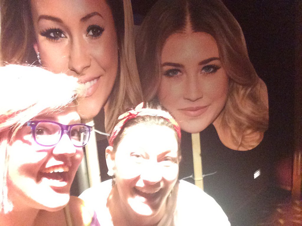 FlyTTemptress's tweet photo. Rubbing elbows with #maddie&amp;tae at #BUZNHalfDUZN @lochalyssa @allisoncorrado https://t.co/oakzPWe1YE