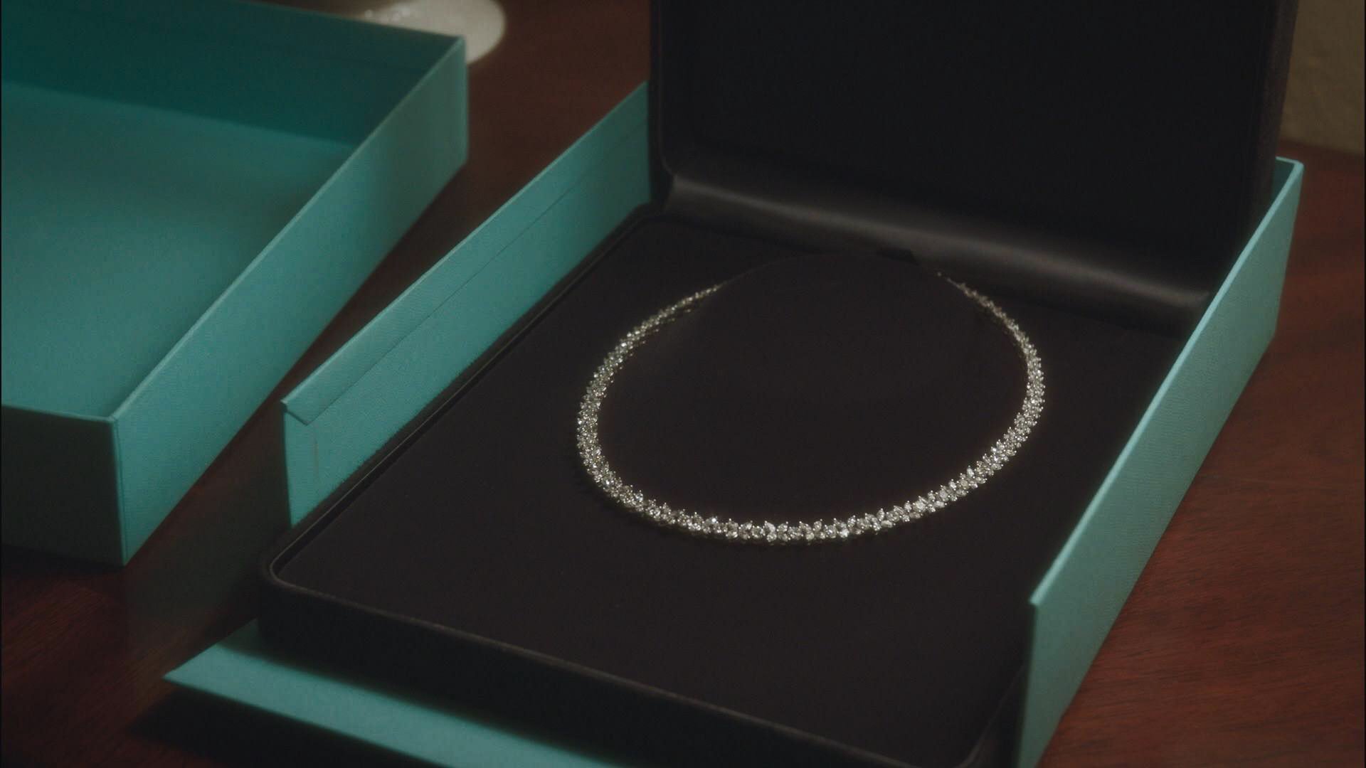 Tiffany necklace box deals