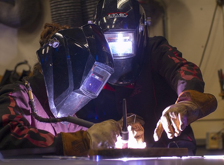 Arestinson's tweet photo. #welding #instructor Tony Ritchie guides a student through a weld in #aluminum 
@TechShopDC https://t.co/yuuWh12ksU