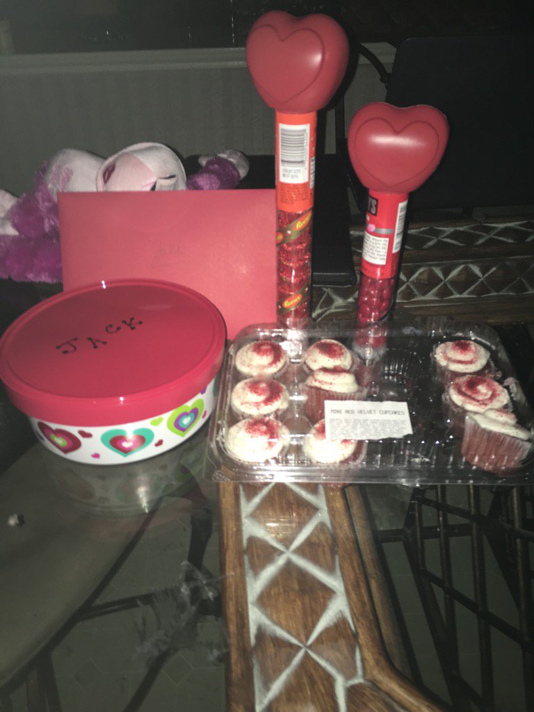 ANOX_Gnat's tweet photo. Grandmas are the best!❤️😊 #Valentines #ANOX #GRAMMYs #grandmas https://t.co/0O8hi2PRv8