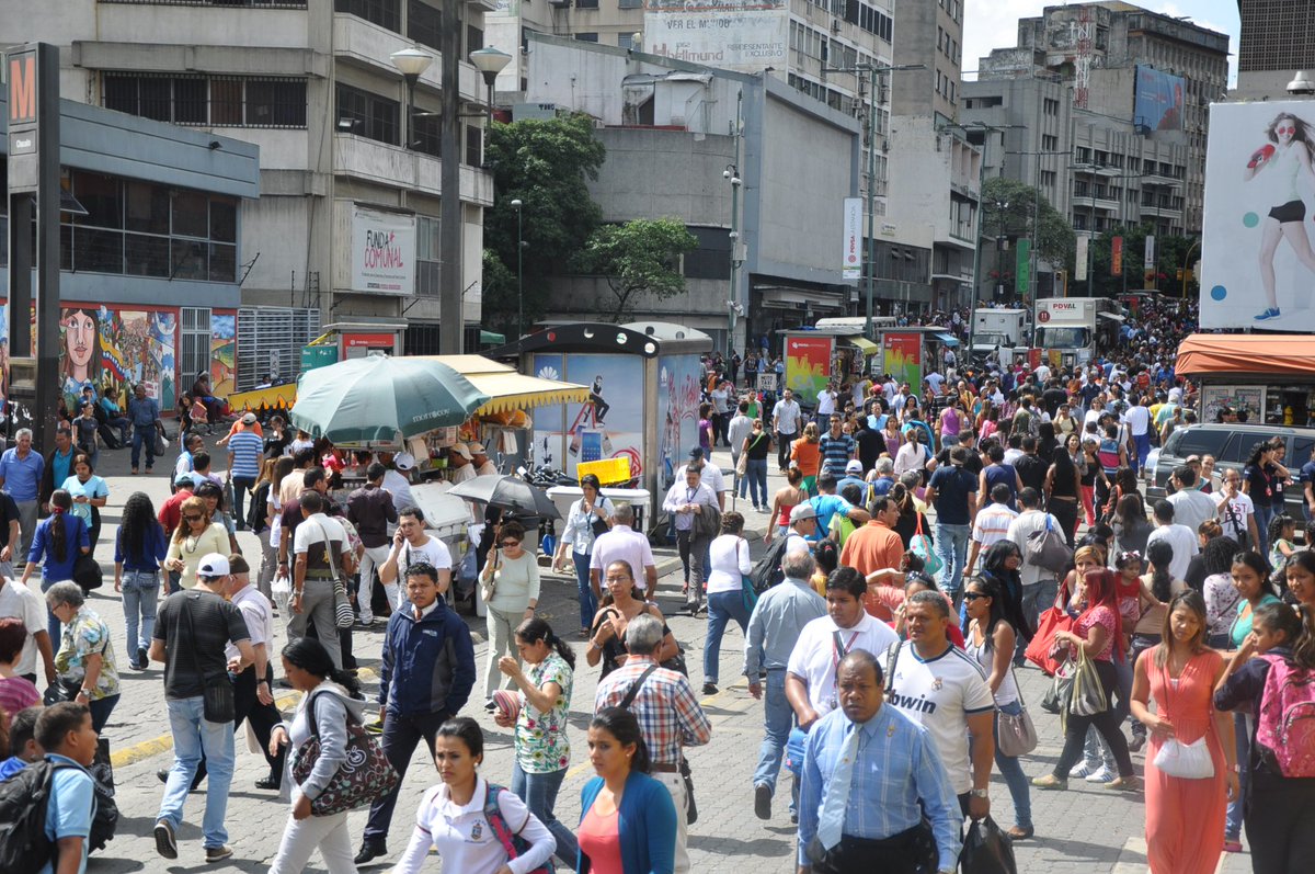 sispreven's tweet photo. EN LA CALLE: hay que observar nuestro entorno y de existir duda sobre alguna persona, alejarse de inmediato #TipsSi https://t.co/Br9LonQoJK
