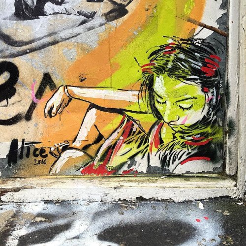 alicepasquini's tweet photo. Something new on the street from @alicepasquini ahead of the... https://t.co/5z2hTMkR7T #alicepasquini https://t.co/sMNE9gheHT
