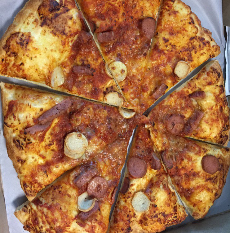 InneMou's tweet photo. @PHD_1500600 pizza nya lg masa  penghematan ya atau krn ini promo double box jd kalian  ... https://t.co/pPnRWpISse https://t.co/lsHpFndUo8