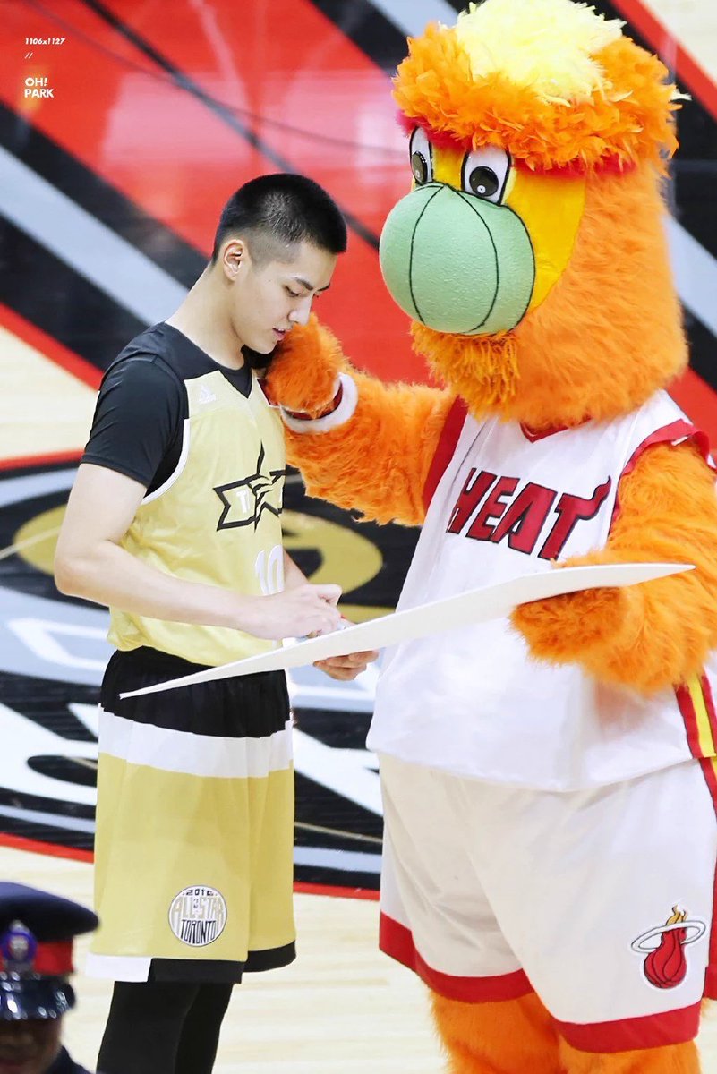 HoneyBombbb's tweet photo. #4yearswithkris ดีใจด้วยที่ทำความฝันหลายๆอย่างของตัวเองให้เป็นจริง รักเฮียเสมอนะ😍 https://t.co/vf3o7nKeNC