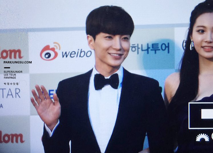 pjsdotcom's tweet image. 160217 가온차트 레드카펫 #이특 🙊🙈 ㅇ..오빠....(호흡곤란)(기절)
photo by.머랭