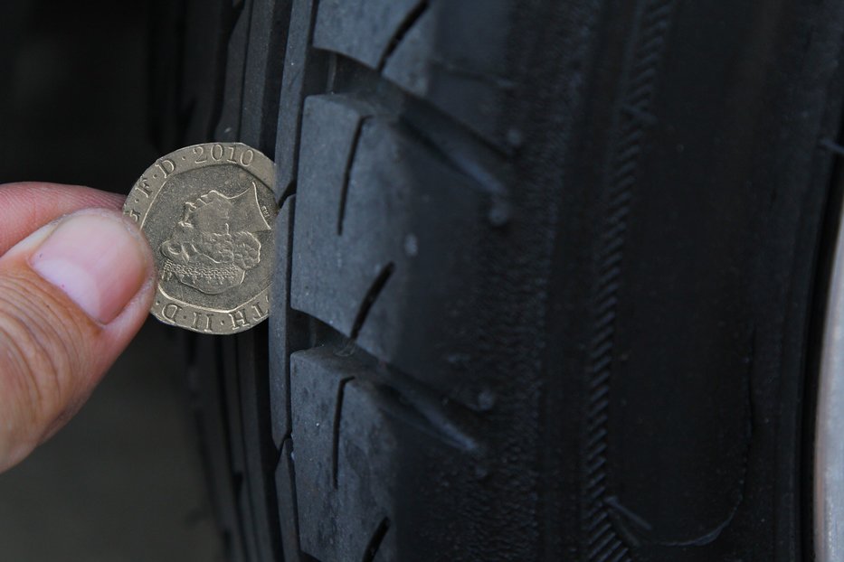MyLocalMotors's tweet photo. Dont get caught with illegal tyres! A 20p piece is a great way to check tread depth: https://t.co/VB2r5S1yr1 https://t.co/ZJtg2ewyU6