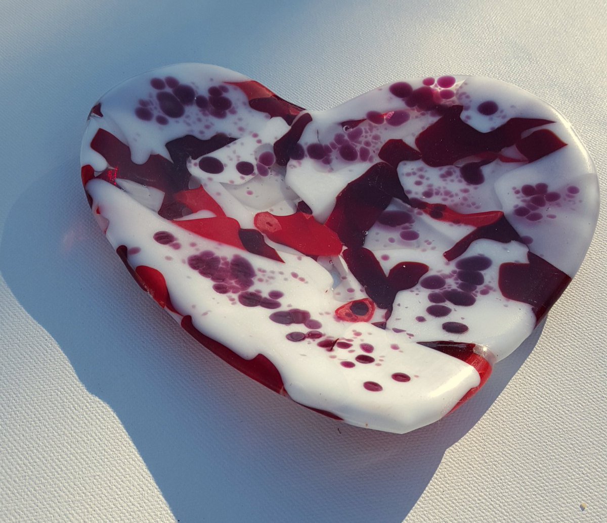 Funkifusion's tweet photo. Heart Plate. Heart Shaped Dish, Heart Art https://t.co/uefoRYvYBj #Etsy #HeartPlate https://t.co/gHwOcgl3Dq