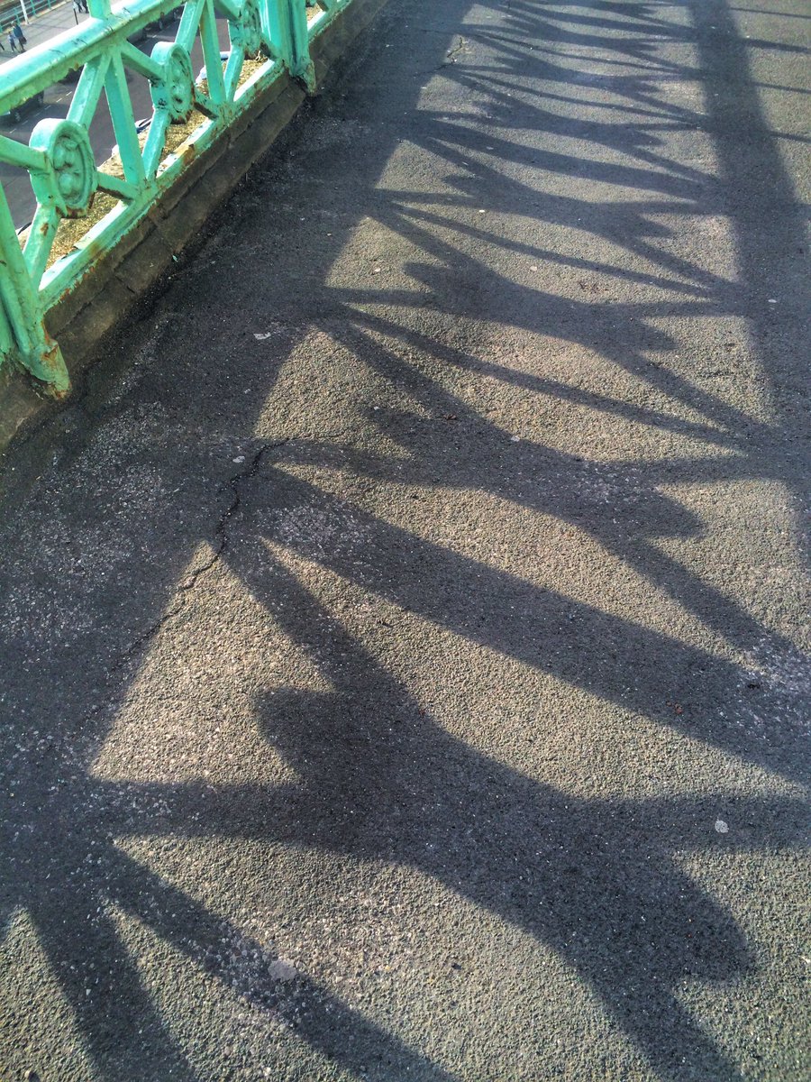 SusiVervatePlus's tweet image. Remember those paper chains we made as kids? #LifeBeforeTech #Brighton