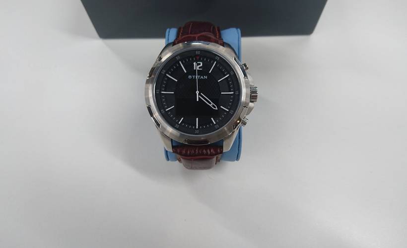 ExpressTechie's tweet photo. #Photos @titanwatches Juxt is an analog watch with smartwatch features designed by @HP
https://t.co/0MquQdxiFm https://t.co/MrgFPfzQkc