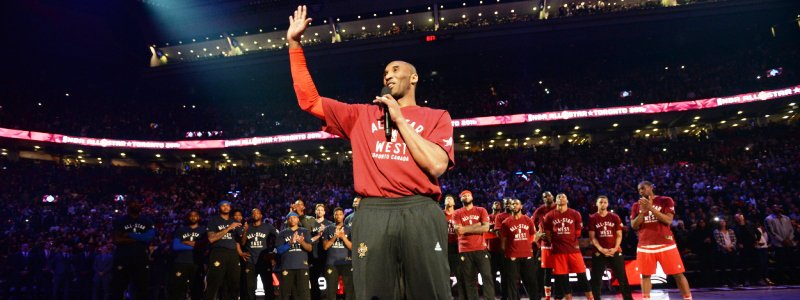 DesdelasGradas3's tweet photo. Emotiva despedida a @kobebryant del @NBAAllStar @Lakers @menchaca73 @chicagobulls @celtics https://t.co/kxg4kxrwqR https://t.co/Sg6llMcTE9