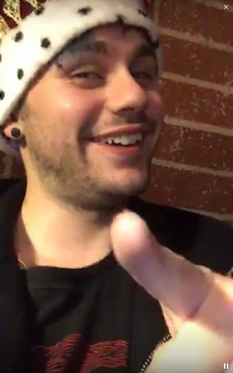mgcstiles's tweet photo. lil baby is so cute 

#BestFanArmy #5SOSFam #iHeartAwards #vote5sos #kca https://t.co/31wqwyPCRm