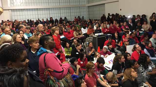 KMOV's tweet photo. Parents pack meeting about Hazelwood School District cuts https://t.co/lRY4EzcNv8 https://t.co/XHs4aRcSjq
