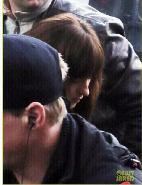 JamieDakotaPy's tweet photo. #DakotaJohnson 🙌
Llegando al set de #FiftyShadesDarker (16.02.16) 
Erica también está de vuelta https://t.co/xiCRcuIvw8