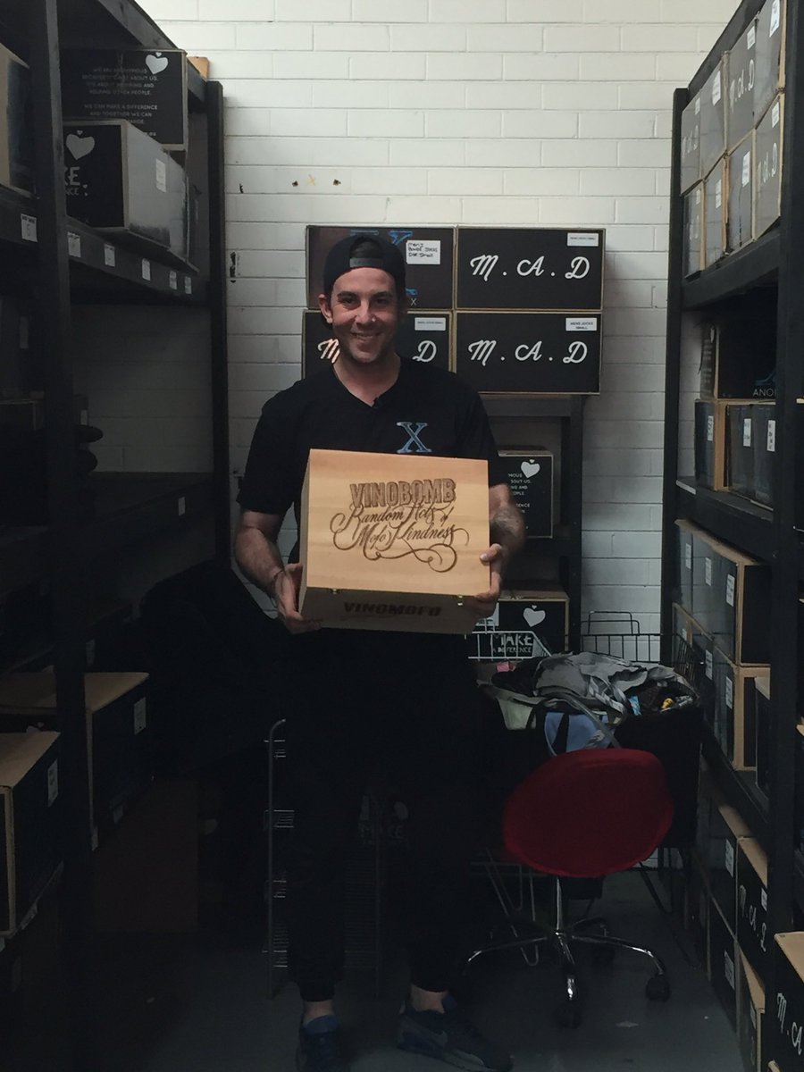 vinomofo tweet media