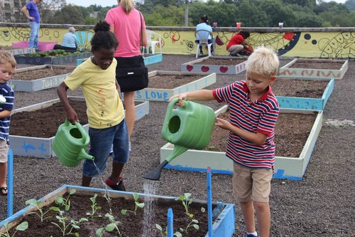 LOTdivine's tweet photo. This homeless shelter in Atlanta has its own organic #garden via @1millionwomen https://t.co/MYuzmf0WFR #homeless https://t.co/qwAIW43QHs