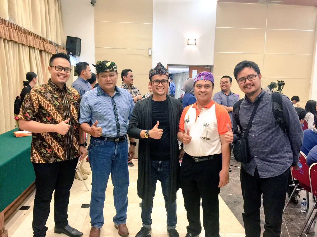 @taufanakbari inisiator <a href="/harikomunitas/">The 3rd #ICN2015</a>, Ketua Dewan Pembina <a href="/PaguyubanAsep/">IG @PaguyubanAsep</a> Dunia, Mendagri PAD &amp; <a href="/ShafiqPontoh/">IG:ShafiqPontoh 🌹🌺</a>