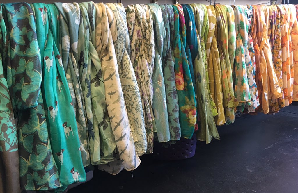 #winitwednesday RT &amp; follow to #win a scarf from mymagpiesnest.com winner picked 18/02 at 3pm. 🍀good luck🍀