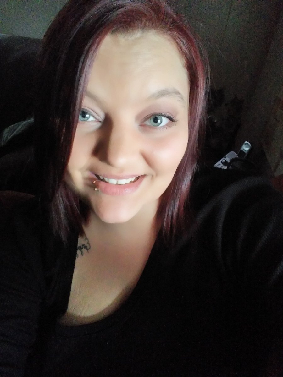 AprilMichelle93's tweet image. "A smile is the prettiest thing a girl can wear."