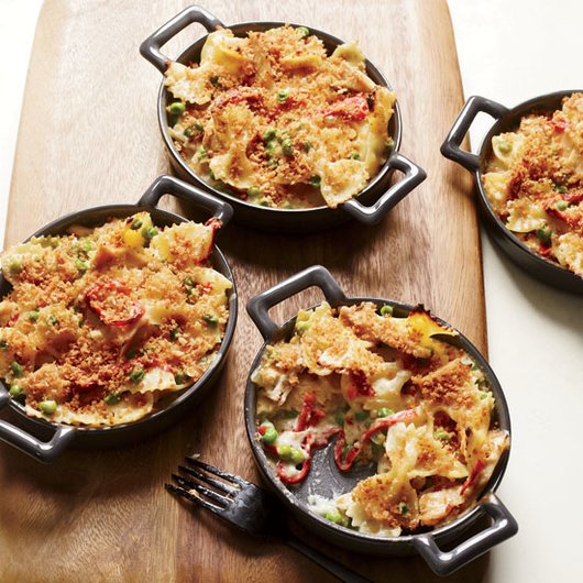 foodandwine's tweet photo. 7 brilliant ways to use canned tuna beyond sandwiches: https://t.co/uJ722UoY2r https://t.co/e7qHbzbKPG
