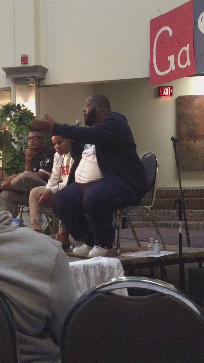 Libertea2012's tweet photo. MT @KillerMike 🔥DROPPING TRUTHS🔥 #FeelTheBern #ATLBernsItUp #NotMeUs #BernieInAtlanta… #BernieStrong https://t.co/jUAyZjh6oF