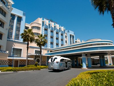 東京ディズニーリゾートpr 公式 A Twitter 学生限定 パークに行くなら日帰りではもったいない ディズニーアンバサダーホテルでは 学生 限定の宿泊プランを期間限定でご用意 春休みは お泊まりディズニー で めいっぱい満喫しよう T Co Jzyravyxkr