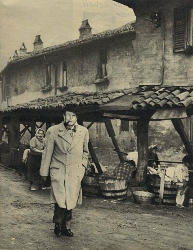 CasaLettori's tweet photo. #FotoDAltriTempi

Simenon a Milano

Bisogna accettare la vita come viene
Lei è più forte di noi

@angeladitoro1 https://t.co/RstTtZnmAH