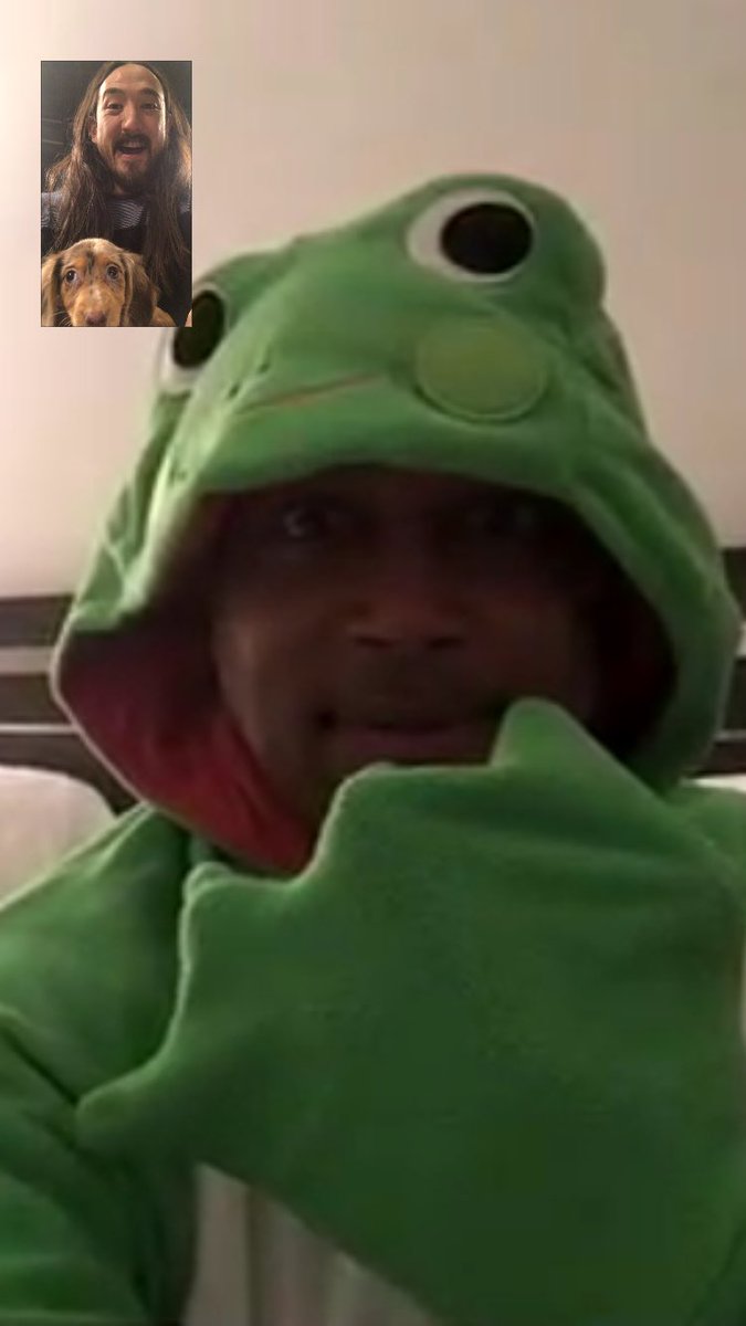 Had to FaceTime my brother and fellow dachshund lover @TheSharkDaymond while he's in his onesie! Lol! @liluziaoki https://t.co/KHkxrGwusF