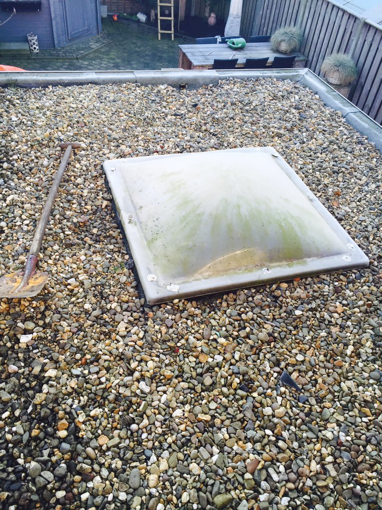 StegingDakbedek's tweet photo. Mastiek gesloopt en nieuw bitumen dak geleverd inclusief nieuwe lichtkoepel!
https://t.co/uczhg7S49p https://t.co/13b59HzGRH