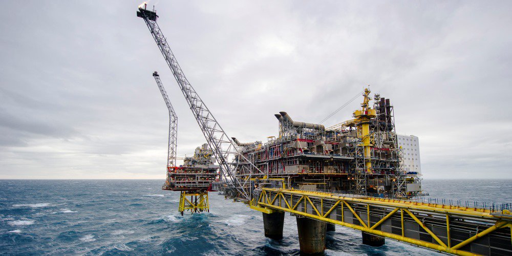business's tweet photo. There's money to be made in oil - but you must be brave, Norway's biggest bank says https://t.co/PB03Agm00z https://t.co/3fdTmYGpHG
