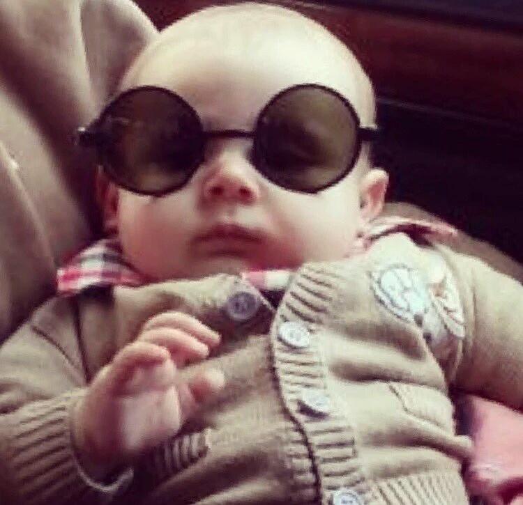 Gözlükler şahane
Bebek bitane