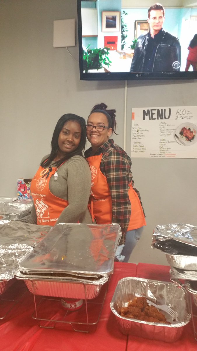 HD1220EOC's tweet photo. Come get your plate it's 1220s international food day https://t.co/0ccZvbiF5l