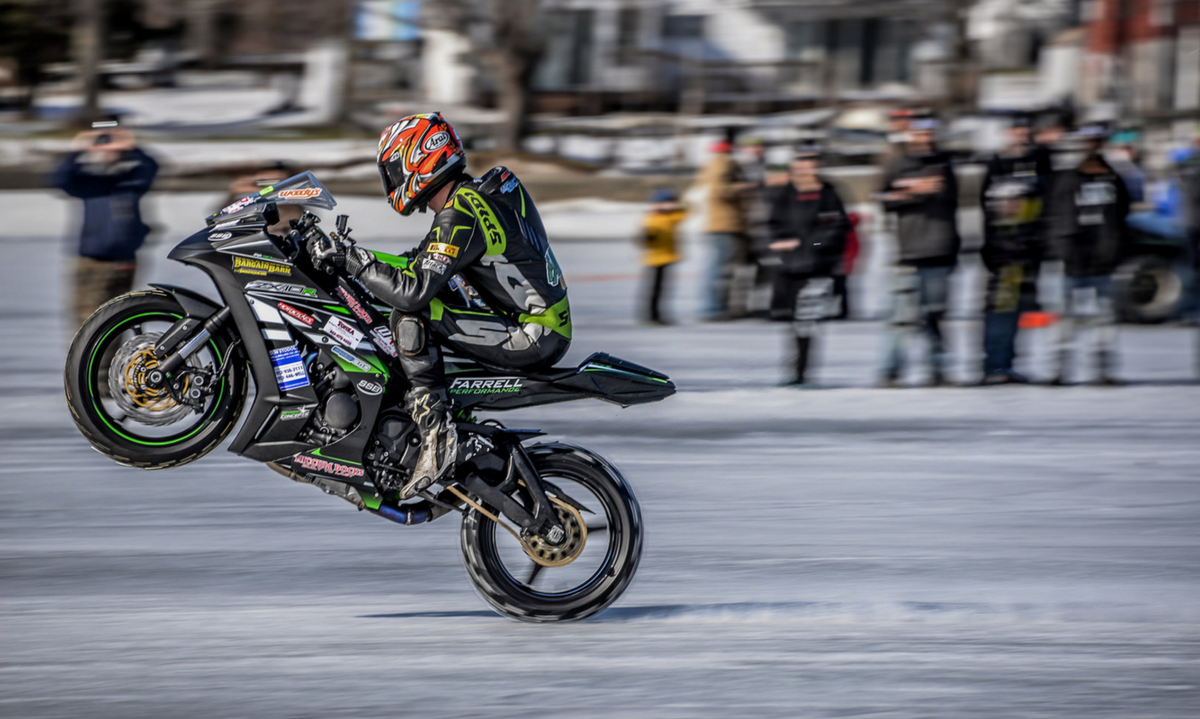 KawasakiUSA's tweet photo. At 134.8 MPH, #JasonFarrell broke the @GWR for Fastest Wheelie on Ice w/ the #Ninja ZX-10R @Pirelli PC: Tim Reardon https://t.co/4cZeSF2Aam
