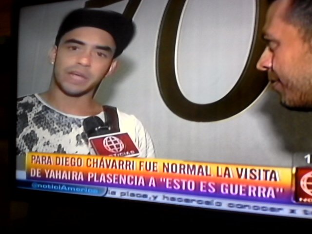 EEG_ONLINE's tweet photo. #DiegoChavarri habla sobre la presencia de Yahaira en #EEG https://t.co/5J22uvlrxH
