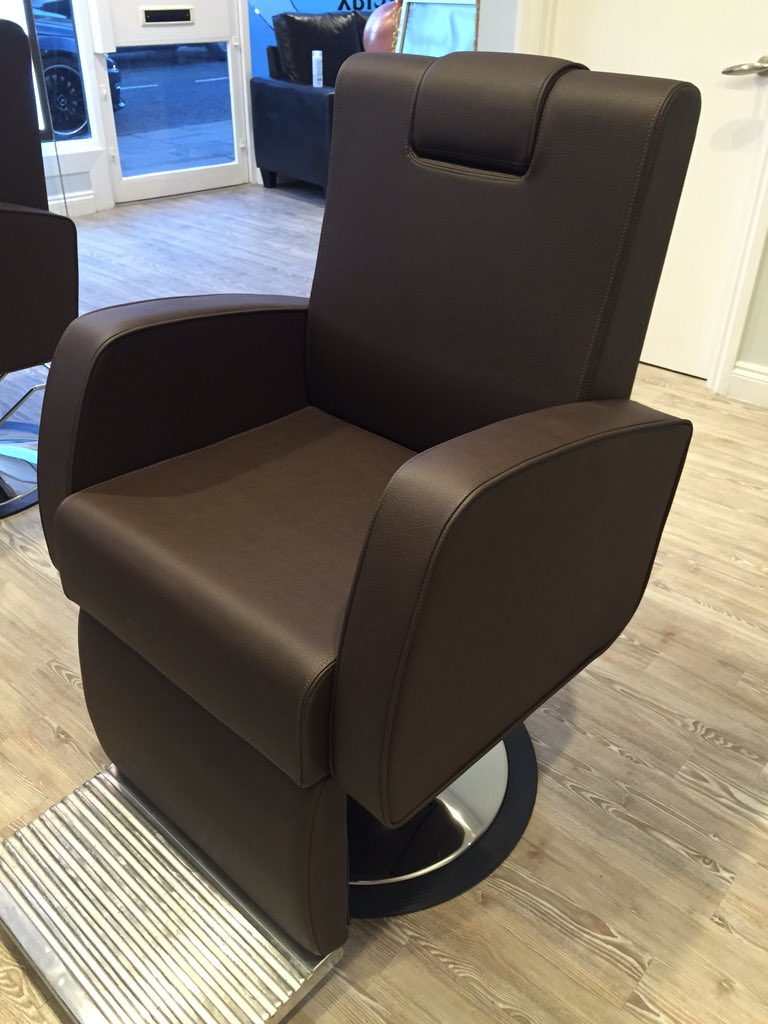 pamperbananaman's tweet photo. The new barbers is now all finished. A big thanks to @Imperia_build and his team for doing a great job. https://t.co/fNjFK9QswW