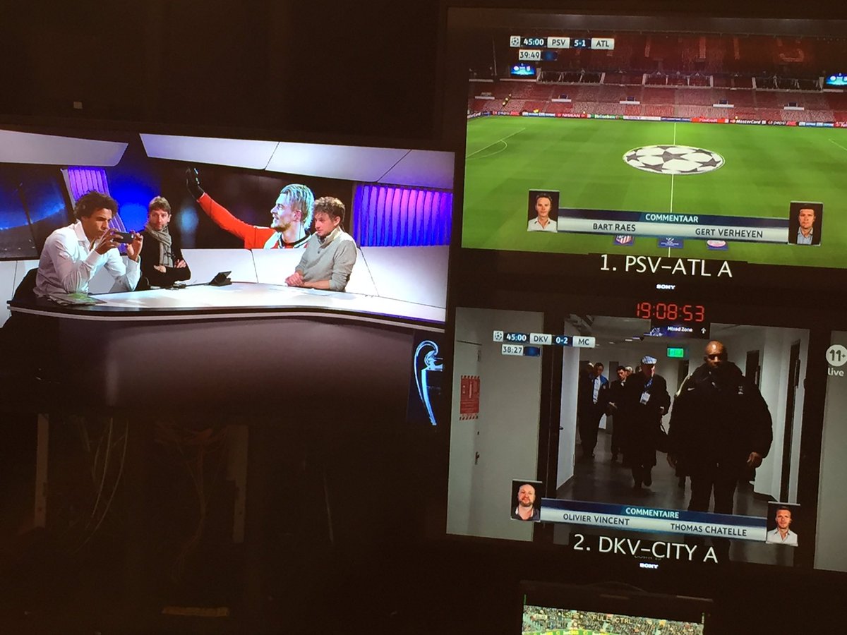 pierrevh17's tweet photo. Zo #PSVATL analyseren bij de Belgische vrienden van @Proximus11 
Tonight @Proximus11 in Belgium #PSVATL #DYNMAN https://t.co/Amgo3Zn5Mg