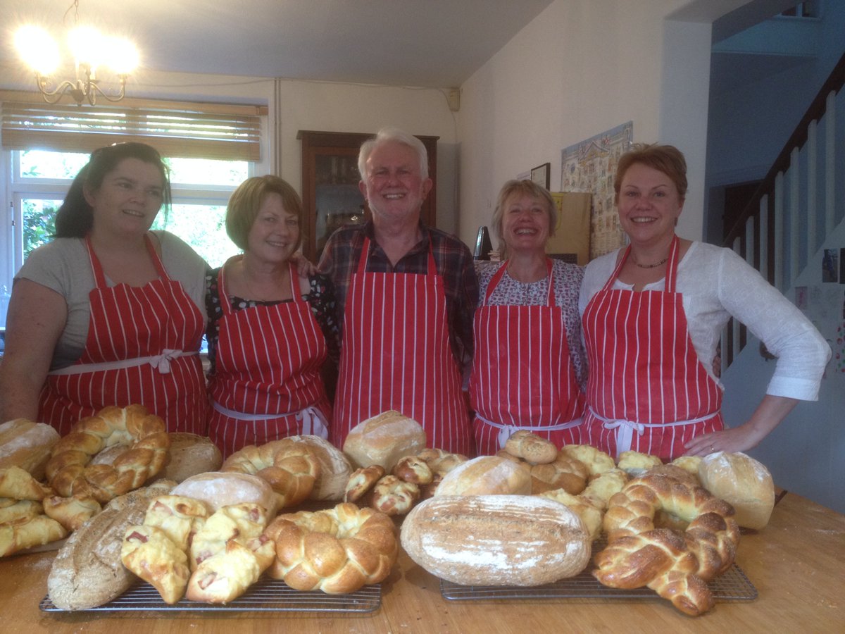 AbergavennyBake's tweet photo. #Mothers Day Sunday 6th March. Treat your mum to a day of #baking and laughter with the https://t.co/k5lx8y0EAI https://t.co/Gic0JGbUK1