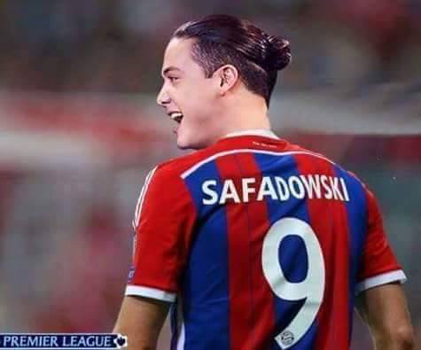 Melhor camisa 9 atualmente.