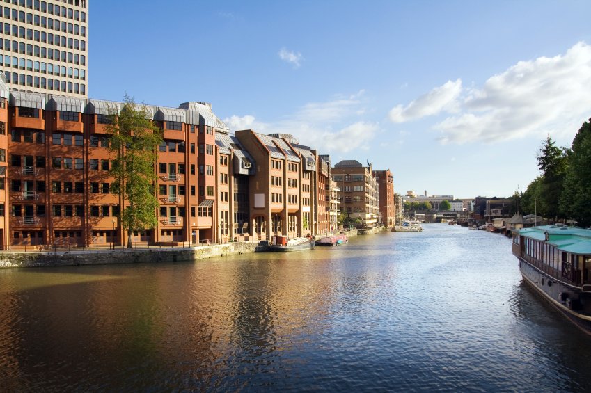 The top 5 buy-to-let property hotspots outside of London - where will you invest? bit.ly/1QDT1Ke #landlords