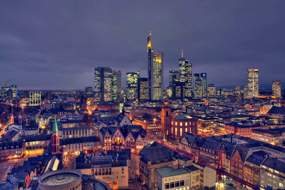 fs_gateway's tweet photo. Frankfurt, Europe's Mainhattan! #Frankfurt #Germany #Europe #Travel #Jumeirah #MyZeil https://t.co/Fsrinpb0Sr https://t.co/IgmwXOMdJm