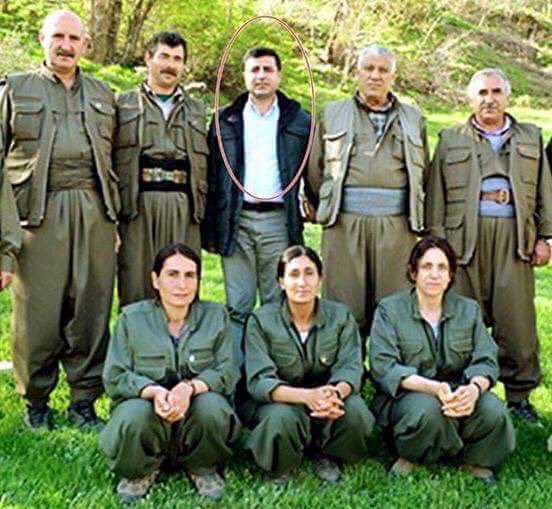 fatihcaglayan25's tweet photo. MECLİSTEN ÇIKIN, KANDİLE GİDİN, KANDİLİ BAŞINIZA YIKALIM.
#TBMMterörüdestekleyenlerindokunulmazlığınıkaldır https://t.co/yrKoL50WCj