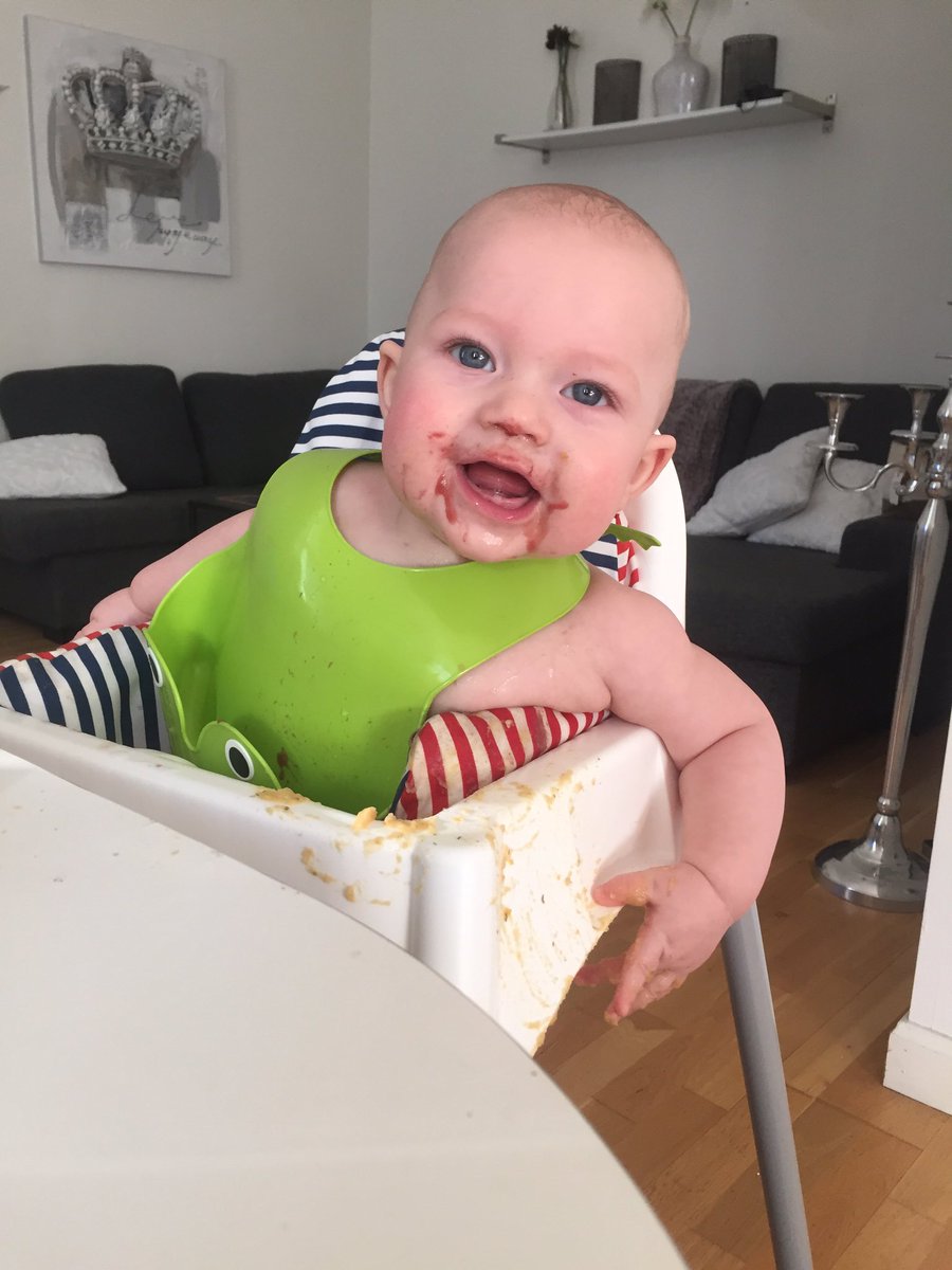 FeliciaEdvardss's tweet photo. Mat är gott och att kladda är kul 😁 7 månader idag! https://t.co/w70Hx3nnVR