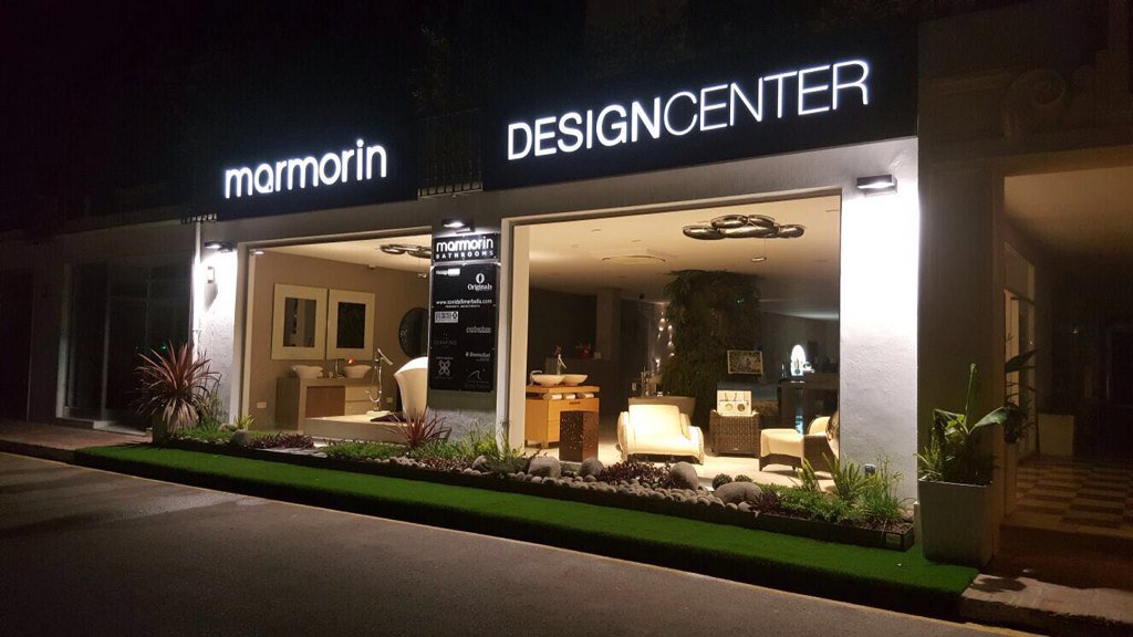 GRASSifyM's tweet photo. @GRASSifyM getting creative @marmorindesigncenter #marbella #grassify #artificialgrass #pavement #goldenmile https://t.co/C3fwwy8GAF