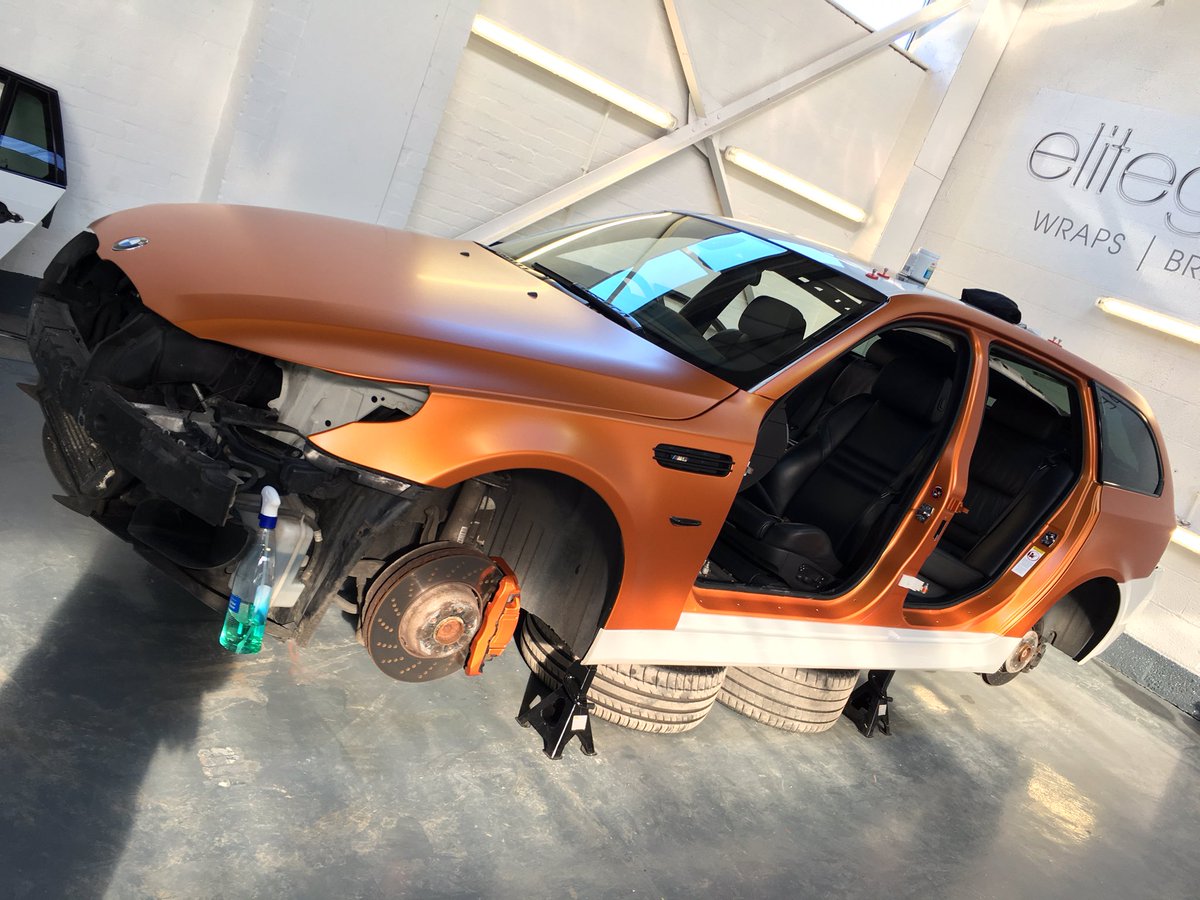 elitewrapsuk's tweet photo. Up next is brand new Range Rover and Vauxhall Mokka.. But there's only 1 car stealing the show @BMWmistress https://t.co/Vw8fOMuskX